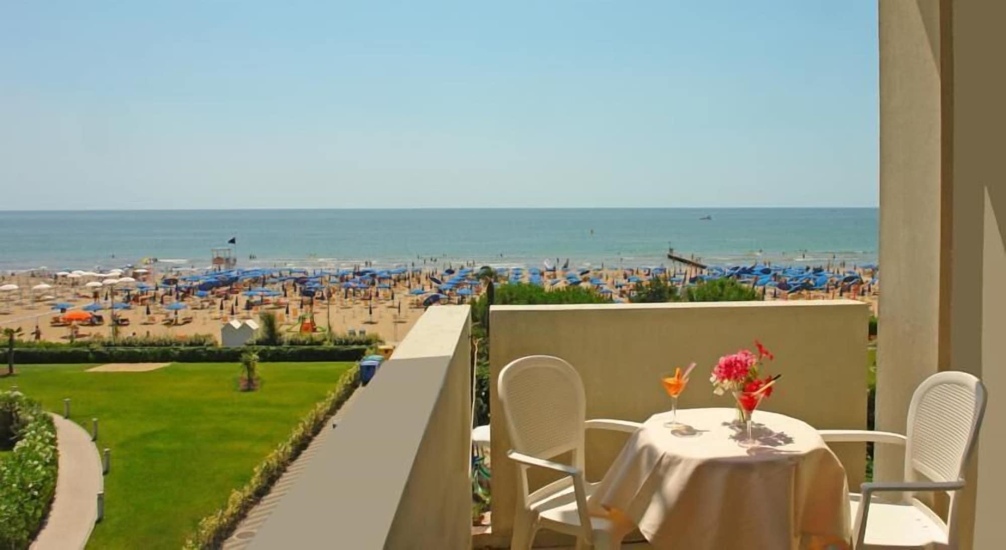 Park Hotel Cellini Lido di Jesolo Exterior foto