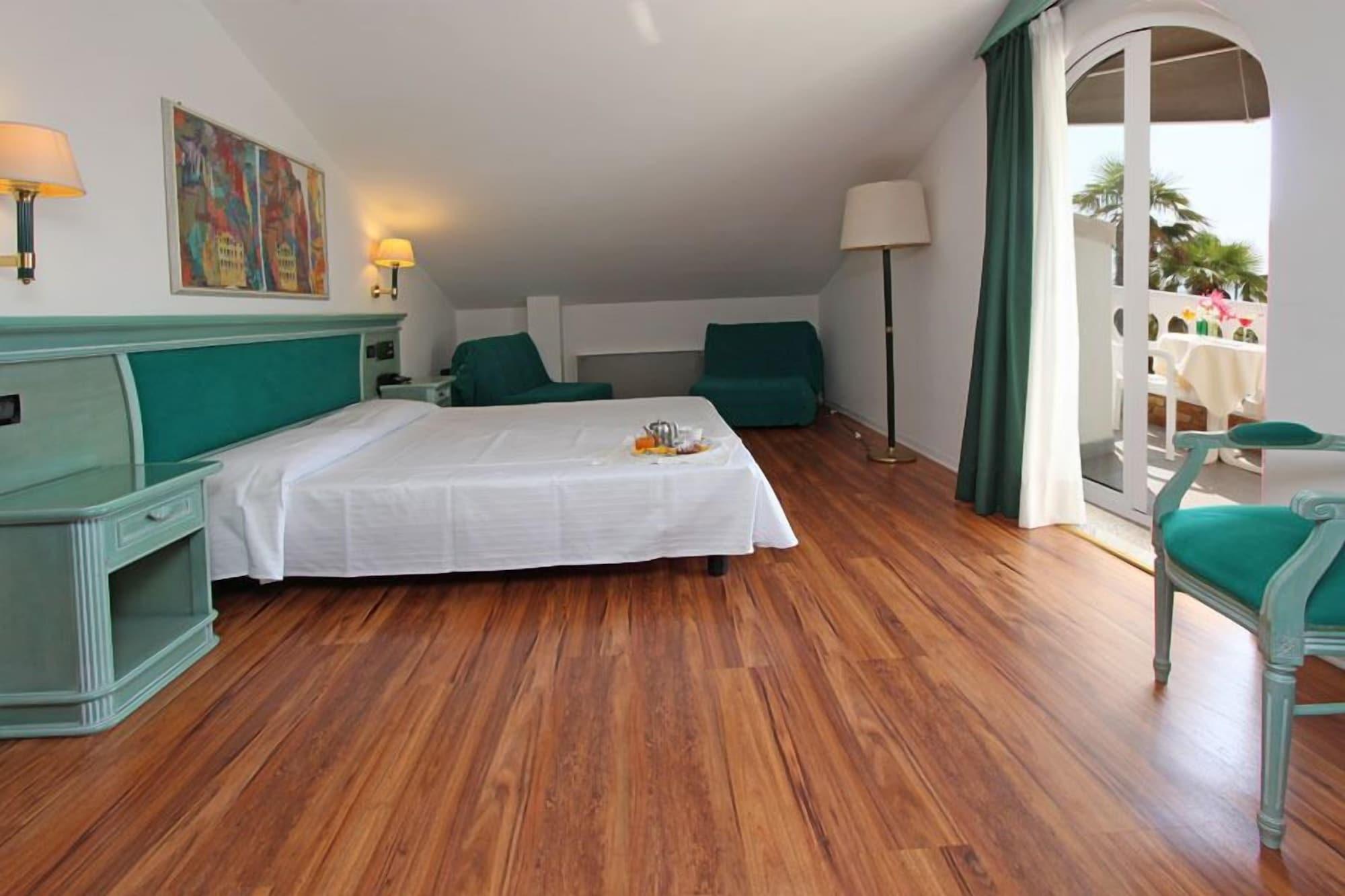 Park Hotel Cellini Lido di Jesolo Exterior foto