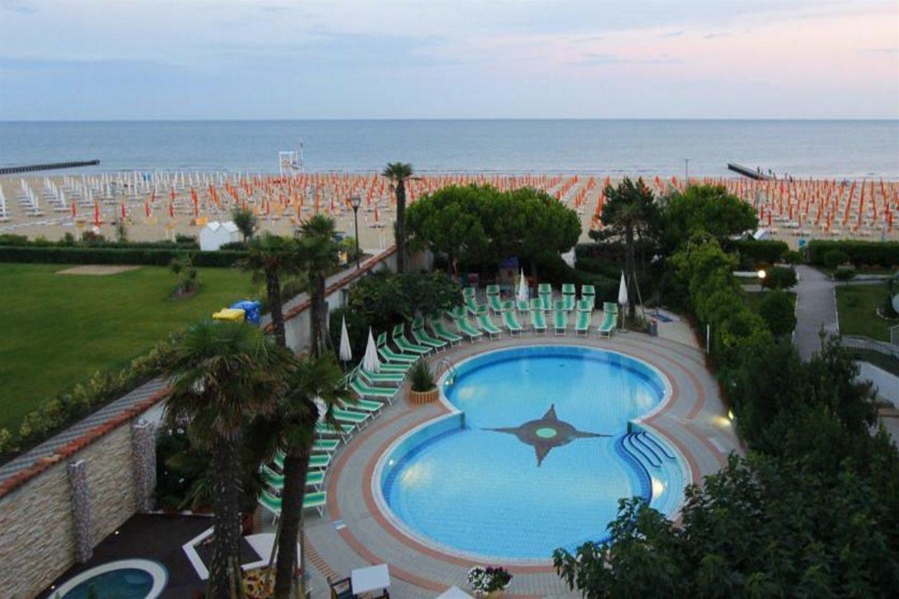 Park Hotel Cellini Lido di Jesolo Exterior foto